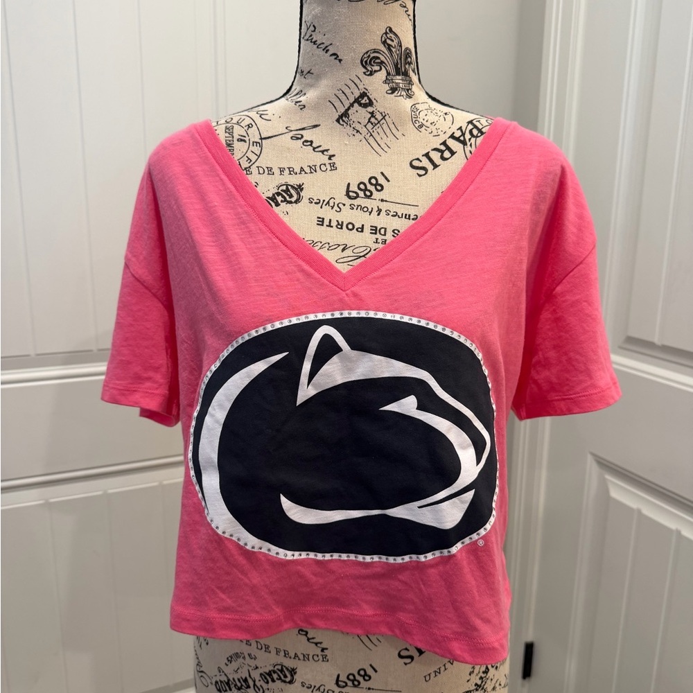 Victoria's Secret Pink Graphic V-Neck Crop Top